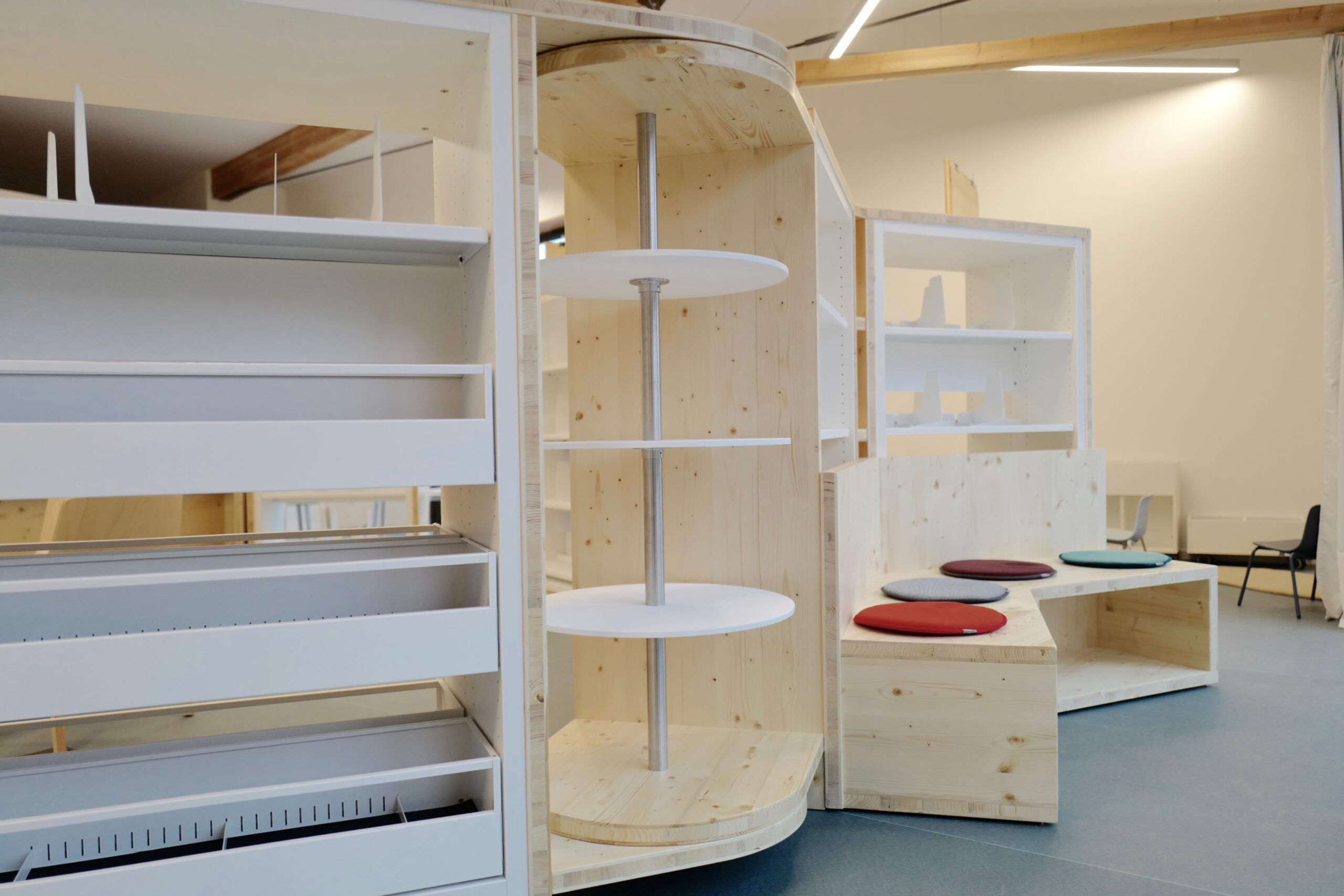 aménagement de bibliothèque, espace de lecture, zones d’étude, mobilier de bibliothèque, acoustique des espaces.